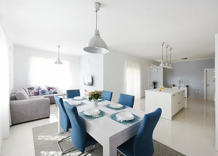 Becca Apartment *